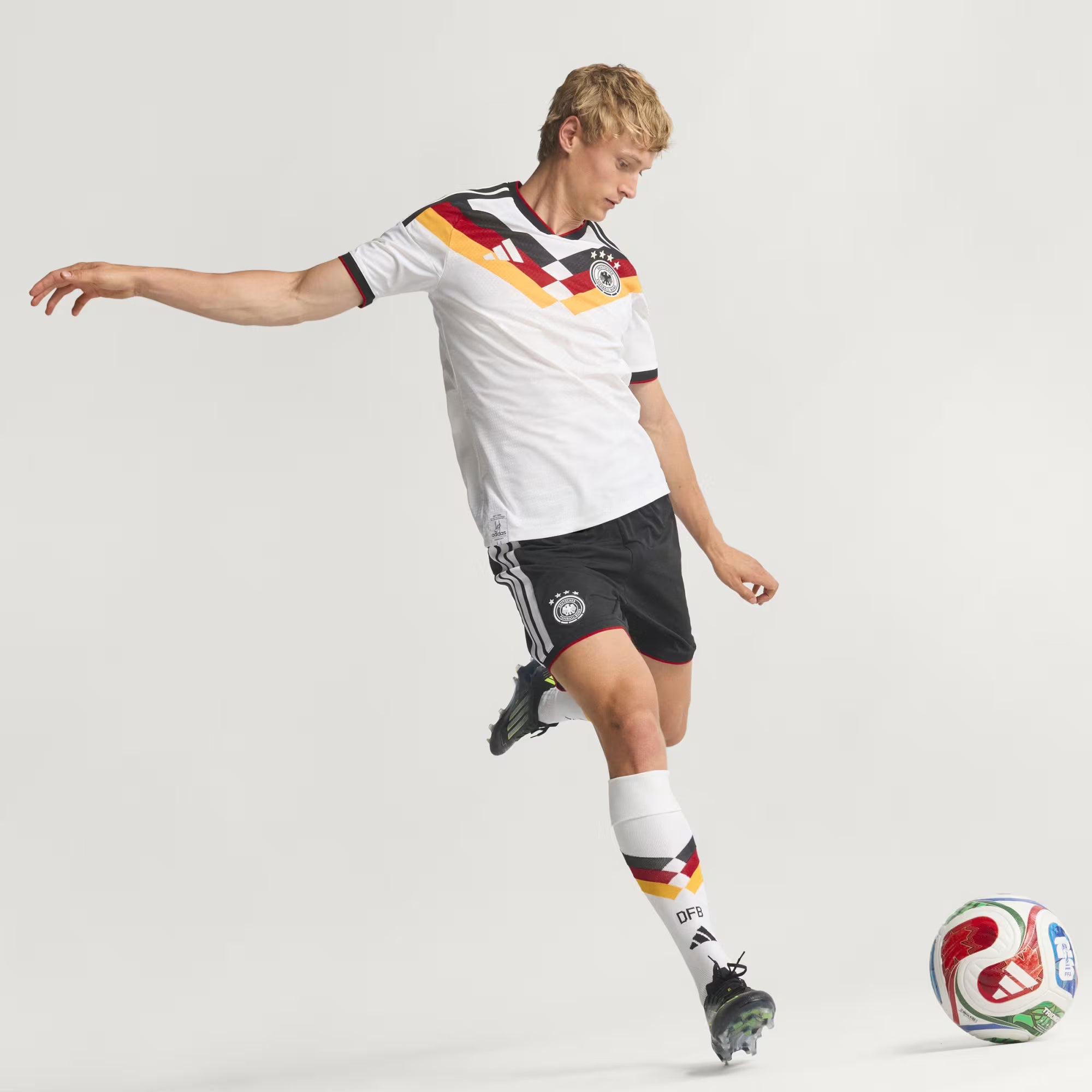 Adidas Alemania 26 local – Versión FUTlab 1.1